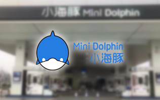 三十年煉化經(jīng)驗(yàn),高清潔定制油品！小海豚Mini Dolphin油站選擇lyton龍門(mén)往復(fù)式全自動(dòng)洗車(chē)機(jī)